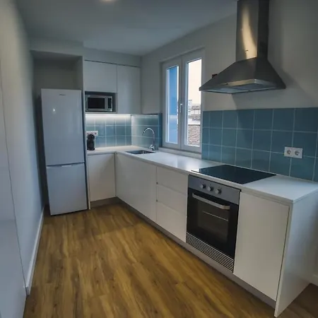 Azure Downtown - Flat 3 *
