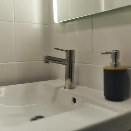 Azure Downtown - Flat 3 Apartment